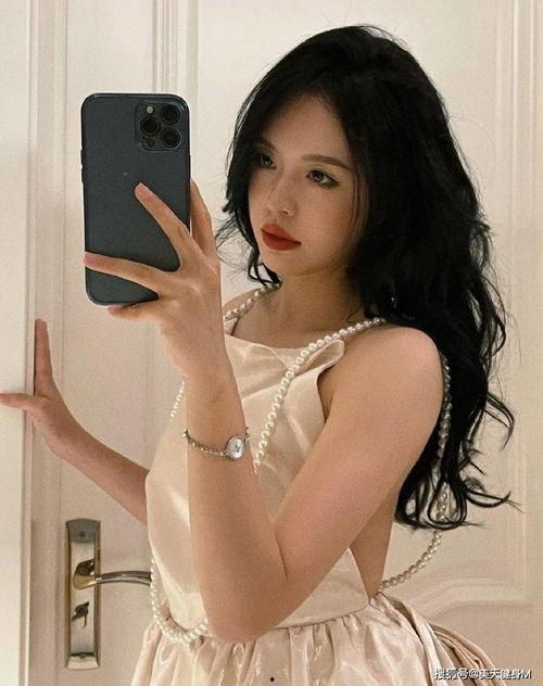 國(guó)產(chǎn)熟女主播,魅力四溢的直播界新勢(shì)力